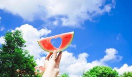 吃瓜娱乐的背景图片怎么弄