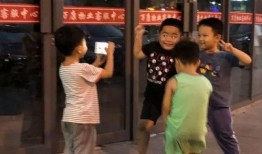 娱乐吃瓜的头像男